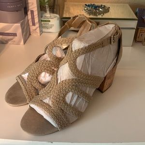 Indigo rd tan heals NWOT